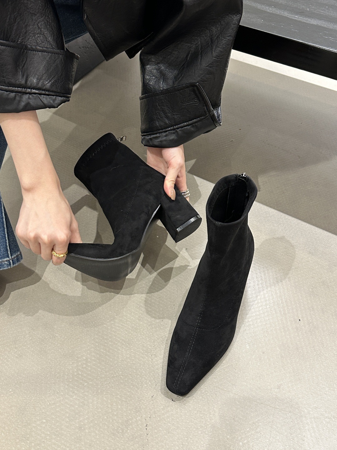 Women Suede Square Toe Thick Heel Back Zipper Short Boots