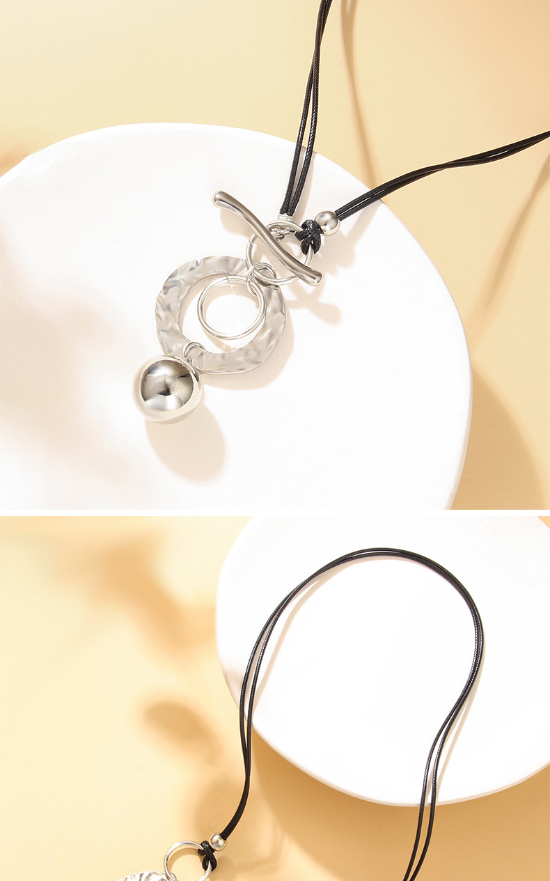 Minimalist Round Pendant Alloy Necklace Geometric Fashion Jewelry for Men and Women