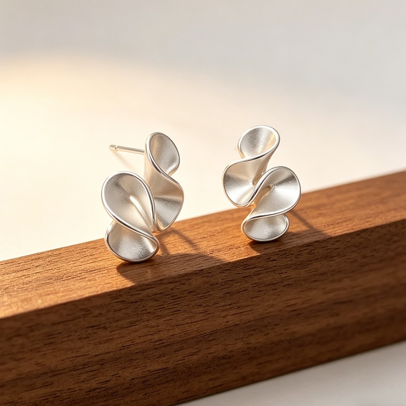 925 Plated Cream Flower Ruffled Edge Geometric Stud Earrings