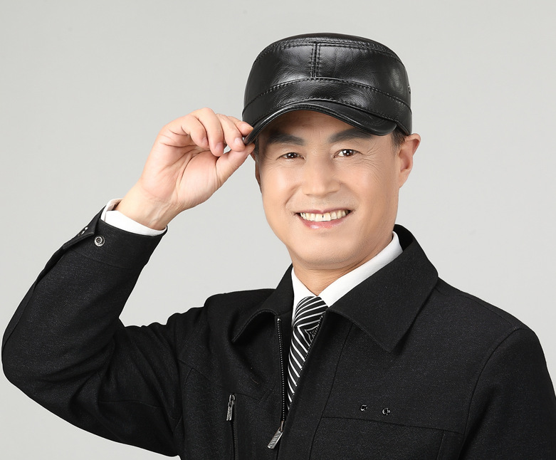 Men's Genuine Cowhide Leather Winter Warm Flat Top Ear Protection Hat