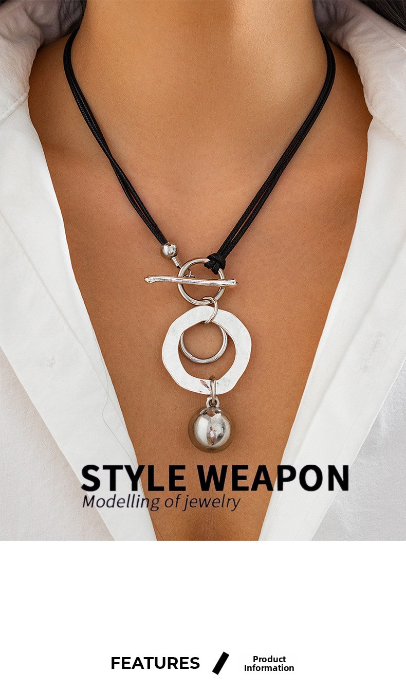 Minimalist Round Pendant Alloy Necklace Geometric Fashion Jewelry for Men and Women