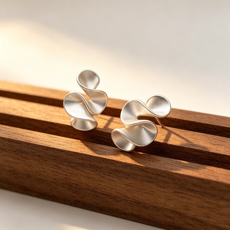 925 Plated Cream Flower Ruffled Edge Geometric Stud Earrings