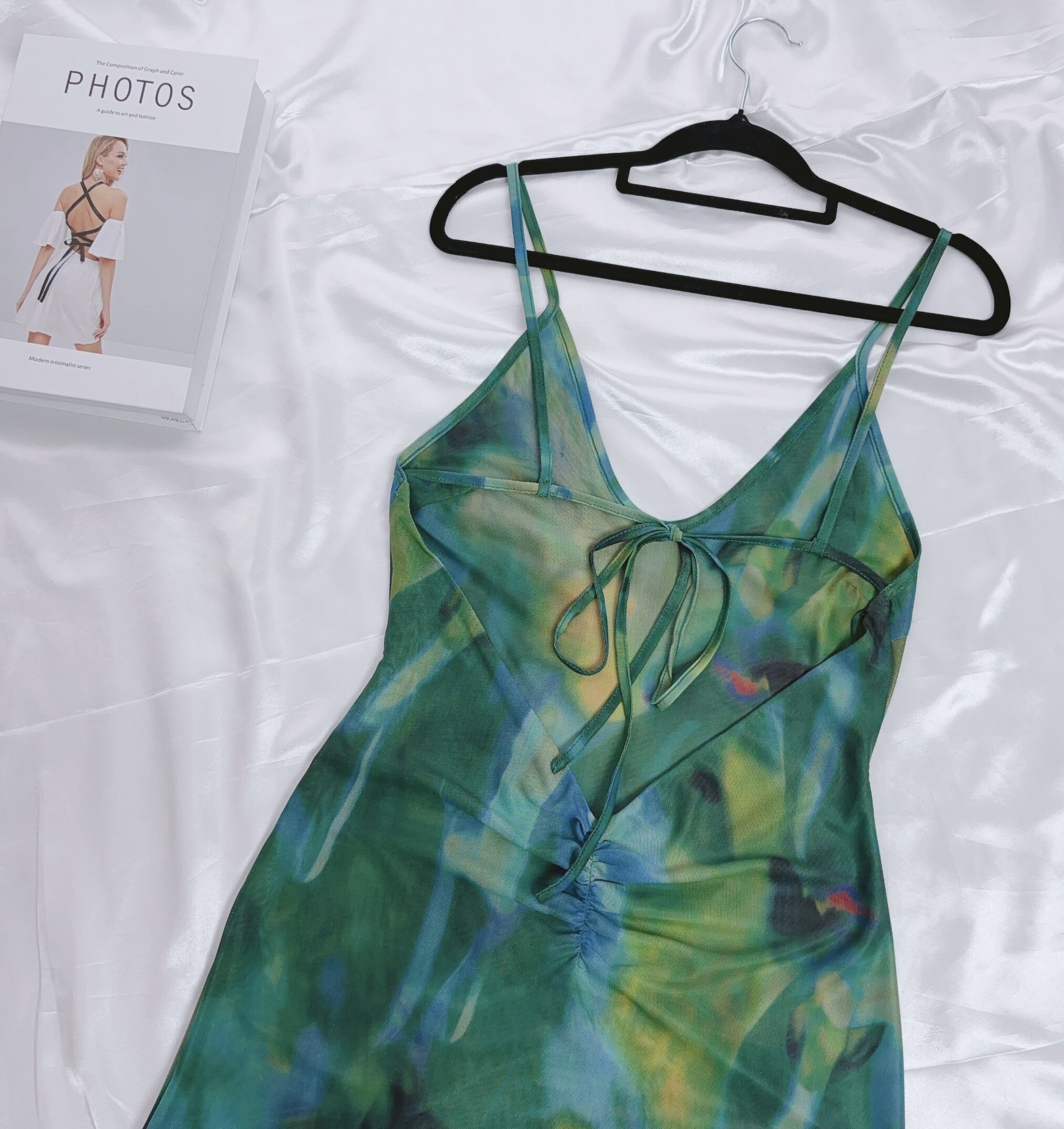 Women's Abstract Print U-Neck Backless Fishtail Hem Dress