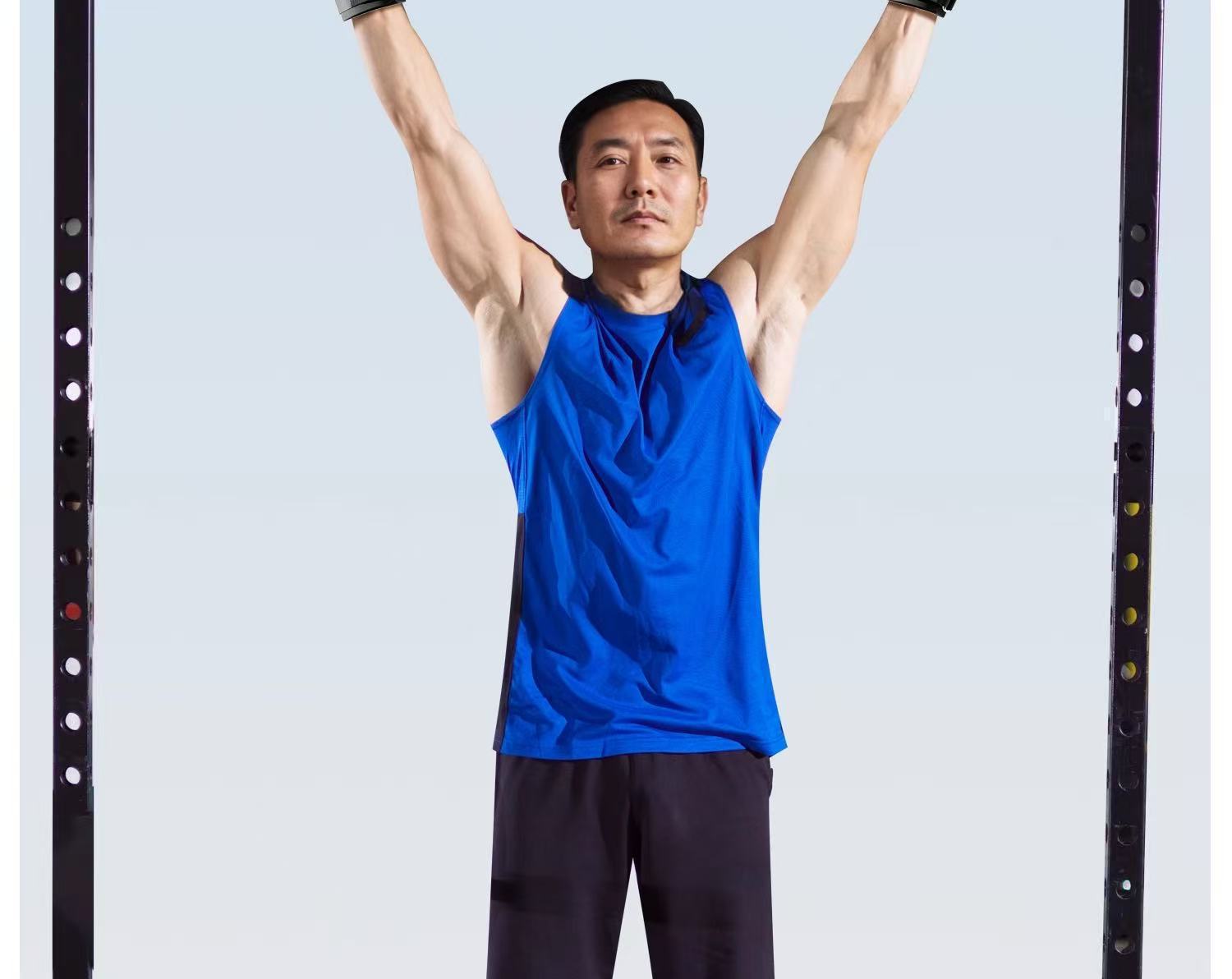 Pull-Up Assist Hook with Wrist Protector