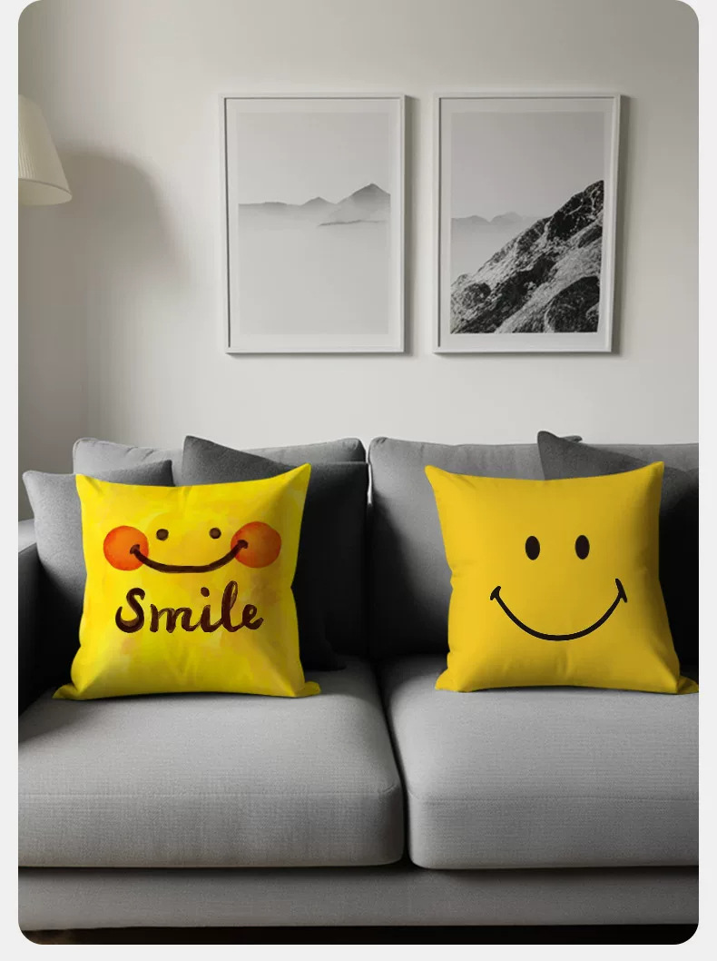 Smiling face plush pillow detail 8
