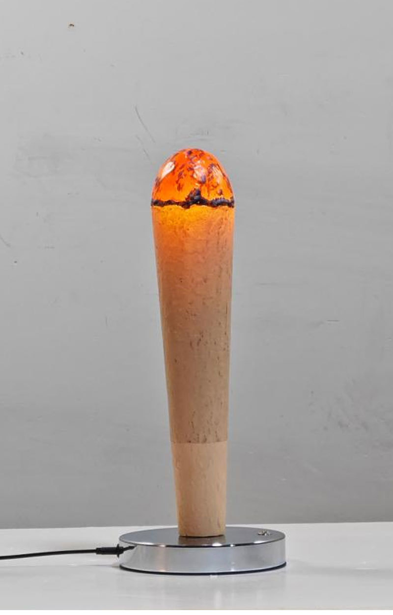 Creative simulation bonfire atmosphere table lamp