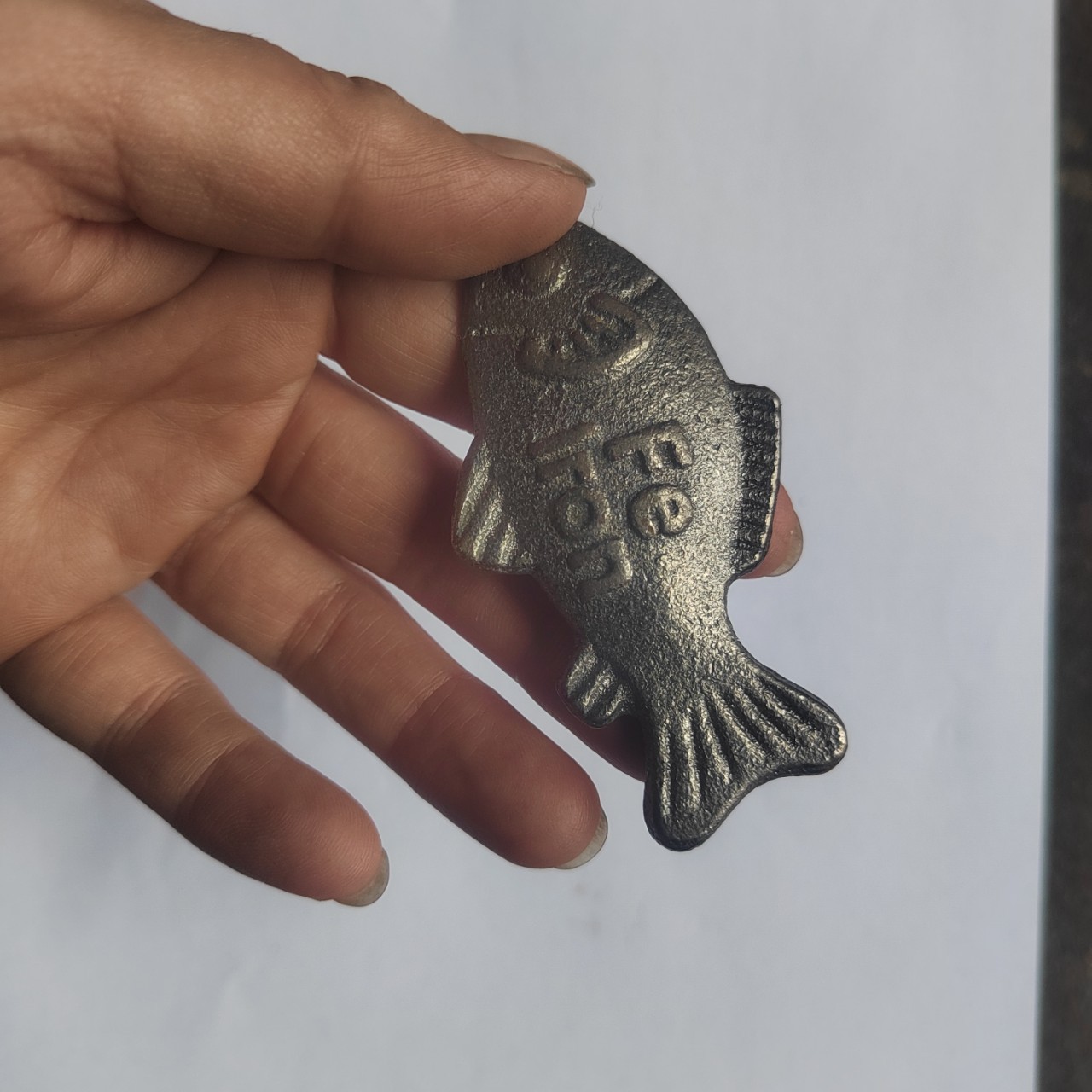 Cast iron and pig iron animal accessories