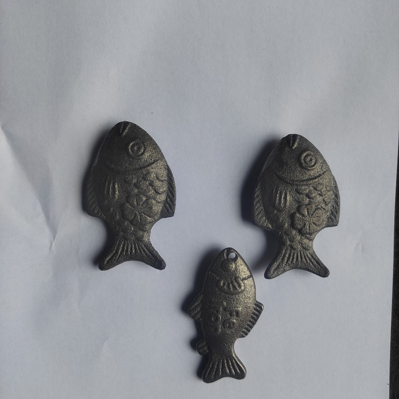 Cast iron and pig iron animal accessories