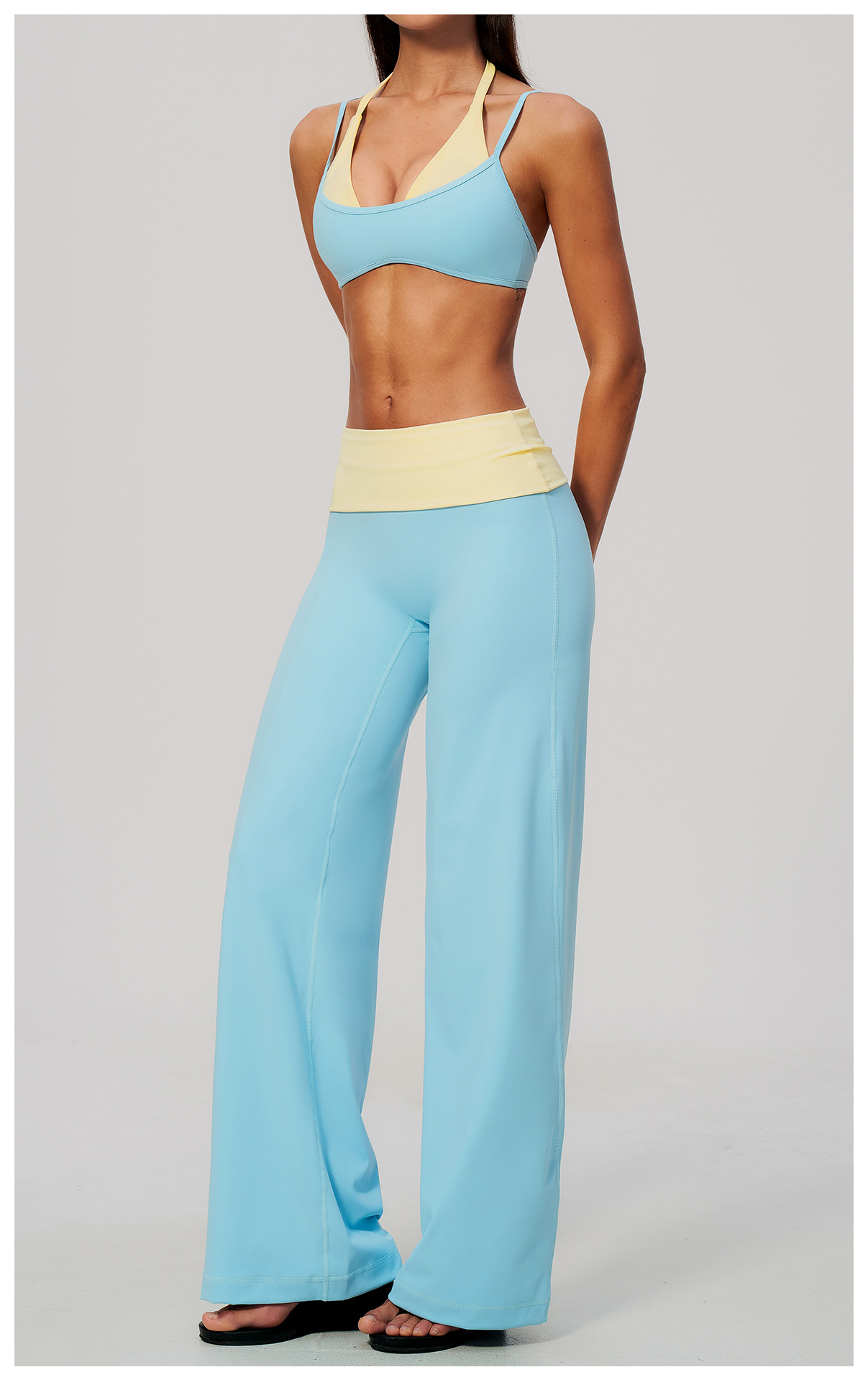 Yoga outfit set with contrasting colors faux two-piece design