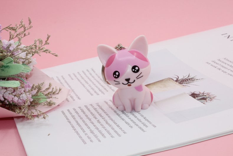 LED Sound Light-Up Kitten Keychain Pendant