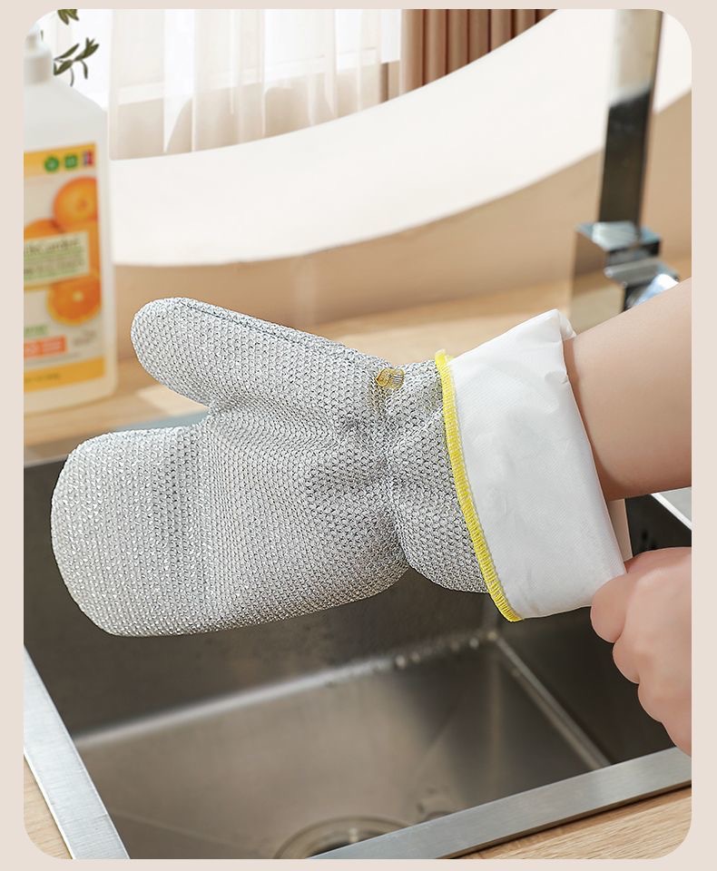 Thick silver wire kitchen gloves