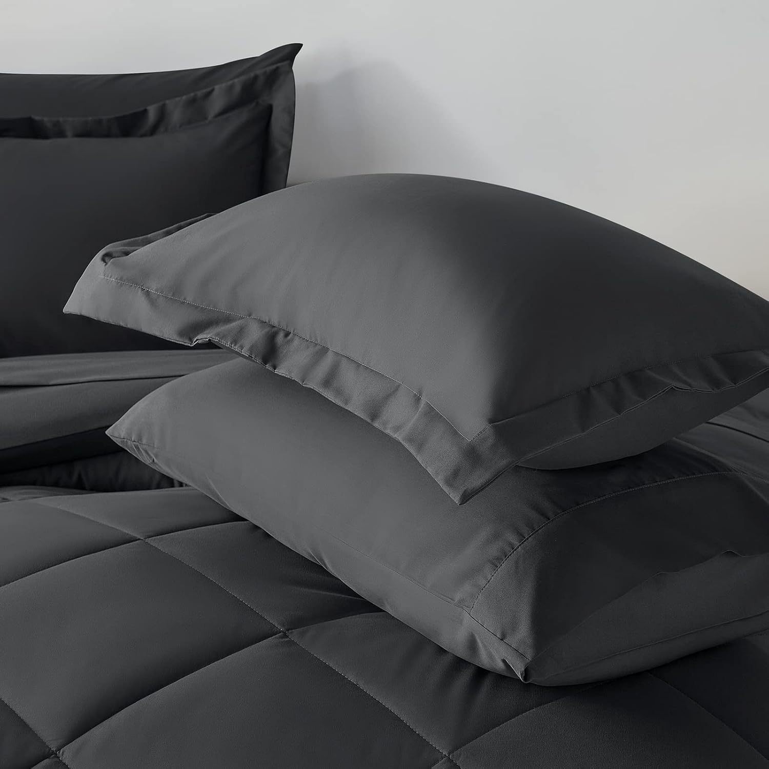 Brushed Solid-Color Quilted Bedding Set (3-Piece)