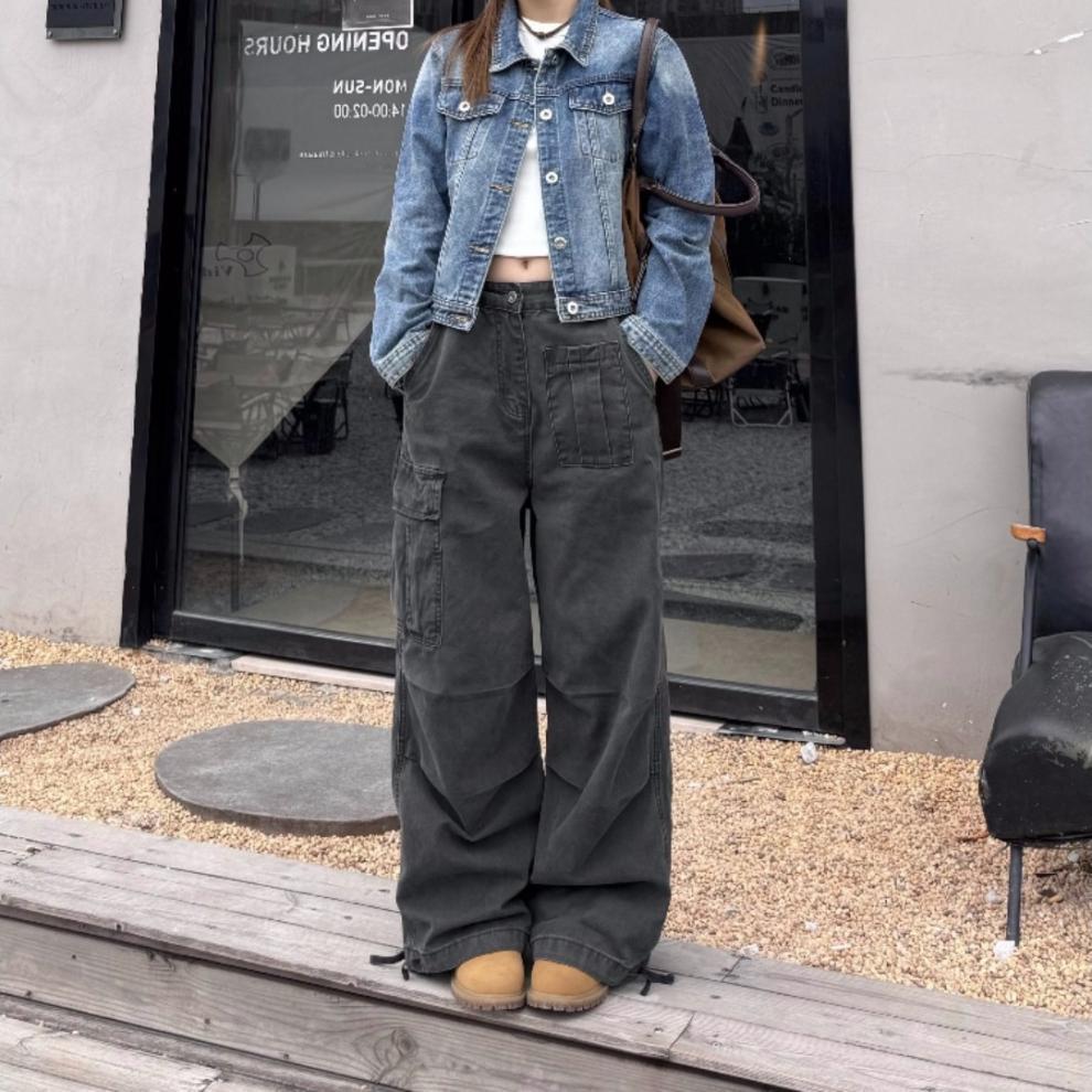 Loose, straight, multi-pocket work pants
