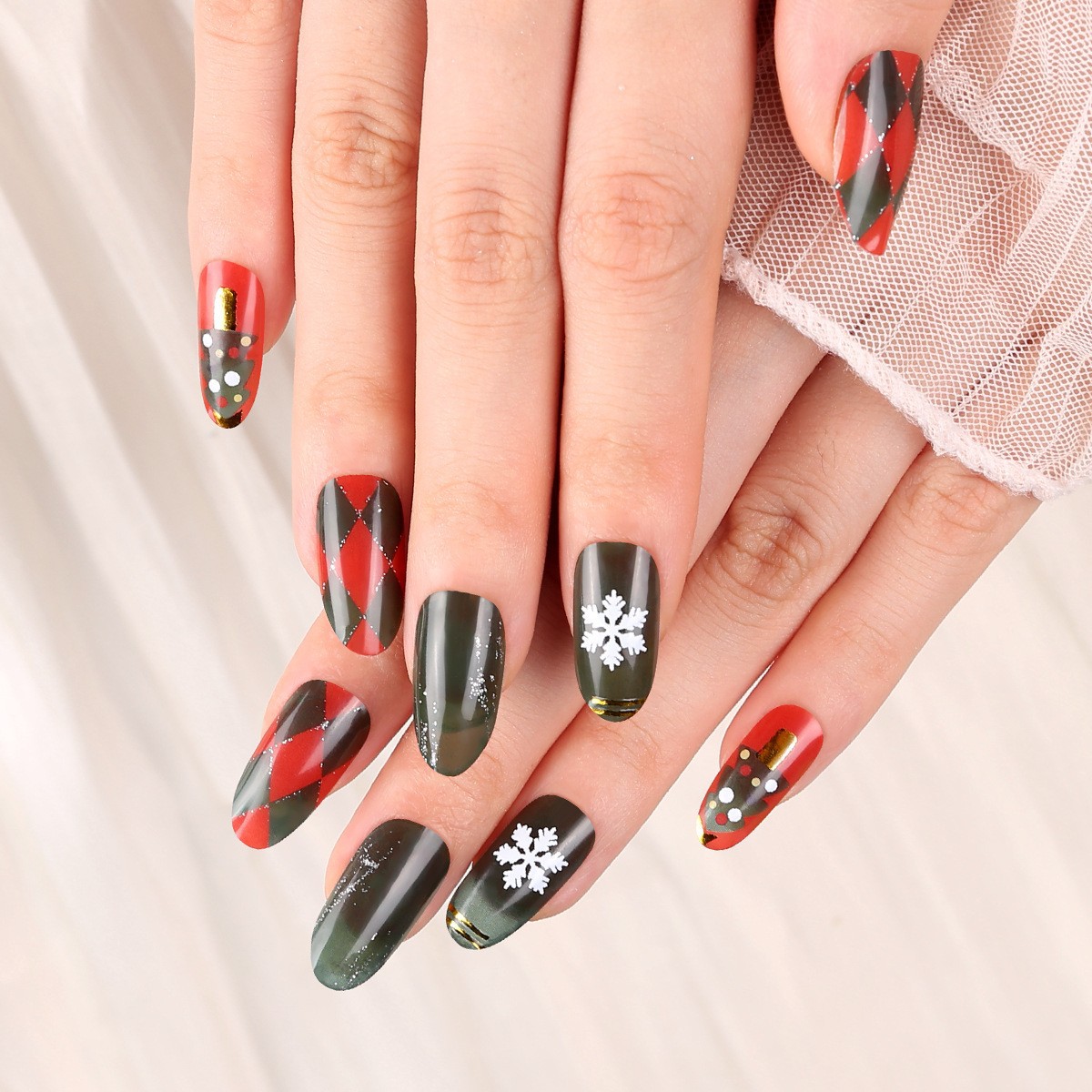 16-Finger French Christmas No-Bake Gel Nail Stickers Self-Adhesive Nail Polish Film Manicure Decals