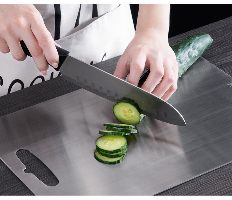Thickened, moisture-resistant 304 stainless steel cutting board