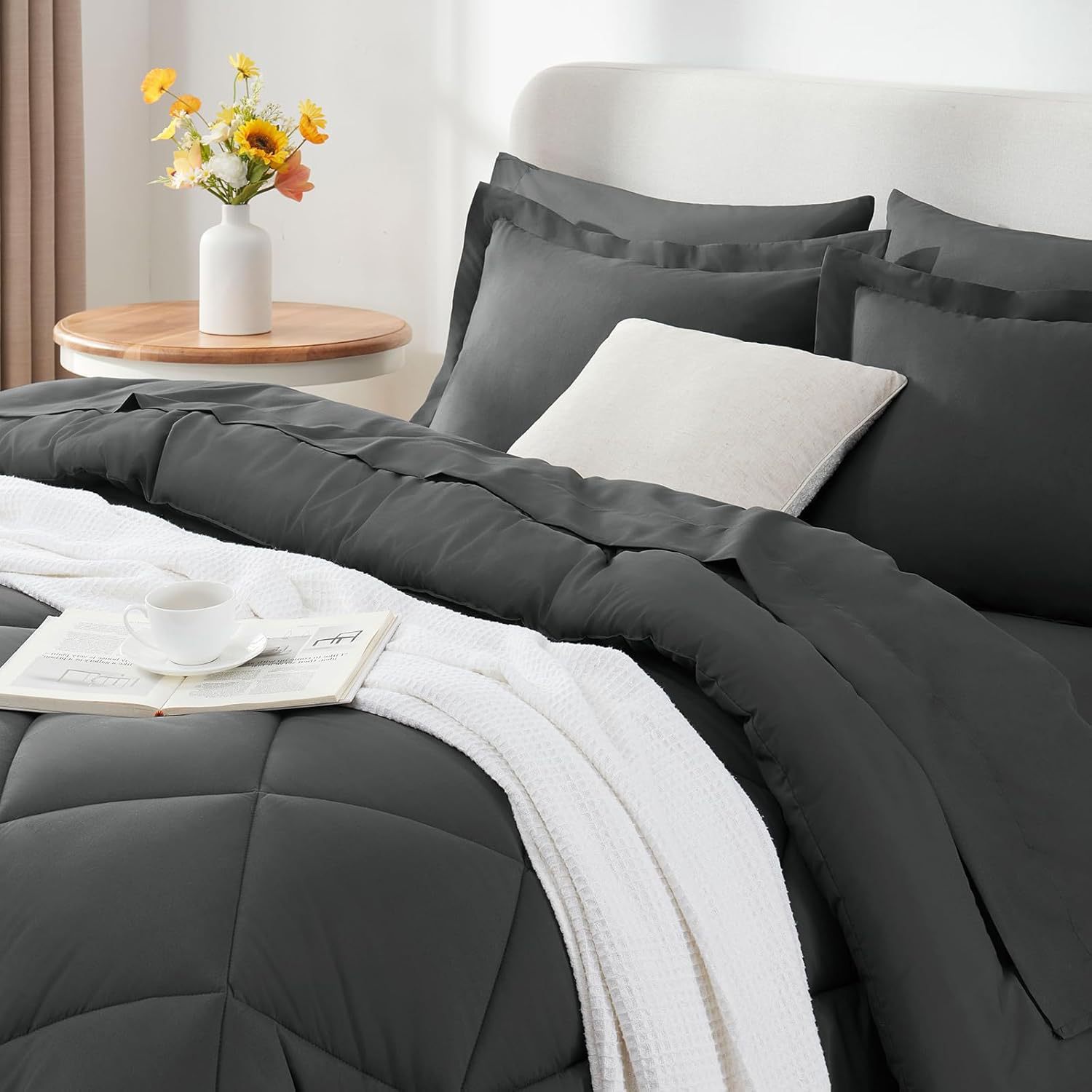 Brushed Solid-Color Quilted Bedding Set (3-Piece)