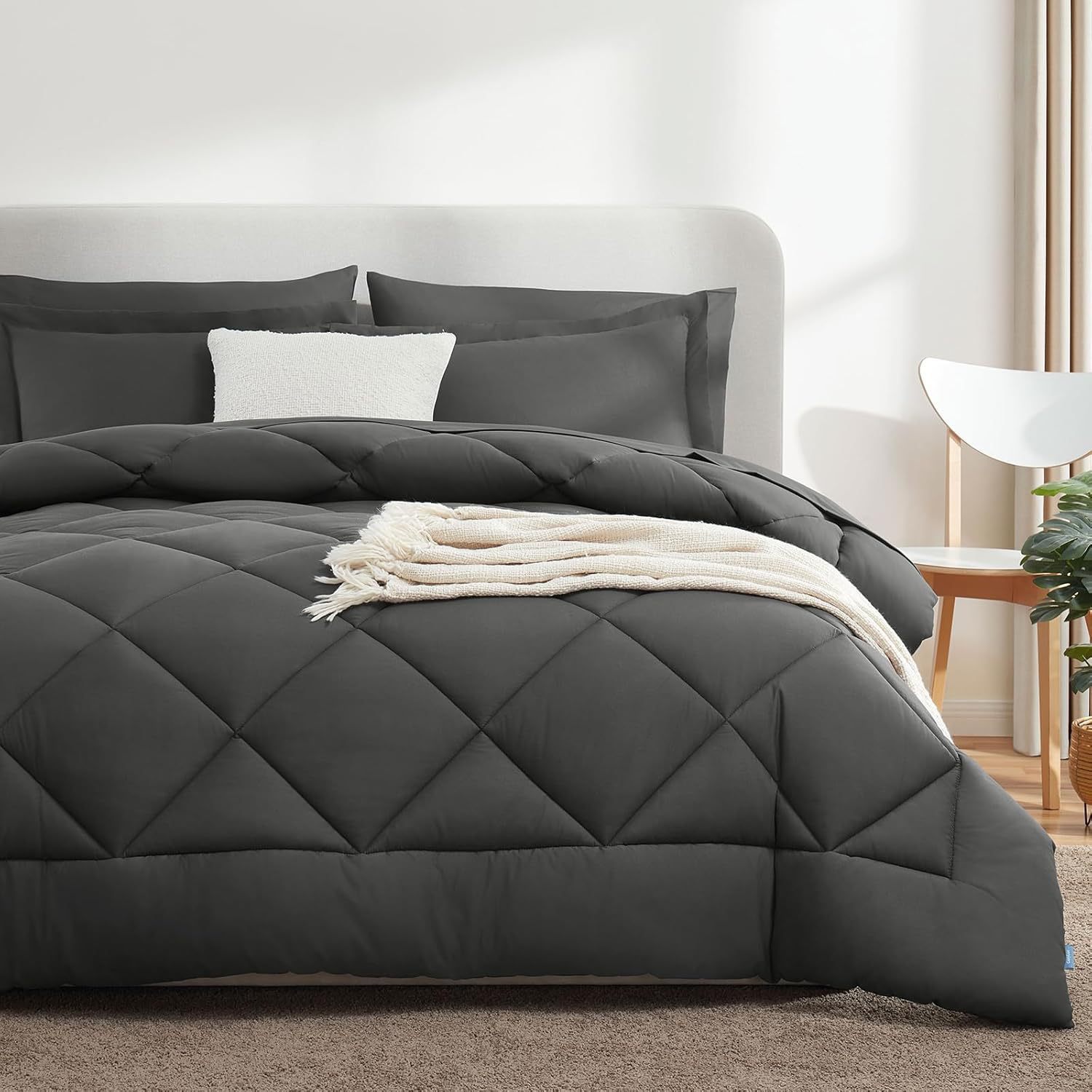 Brushed Solid-Color Quilted Bedding Set (3-Piece)