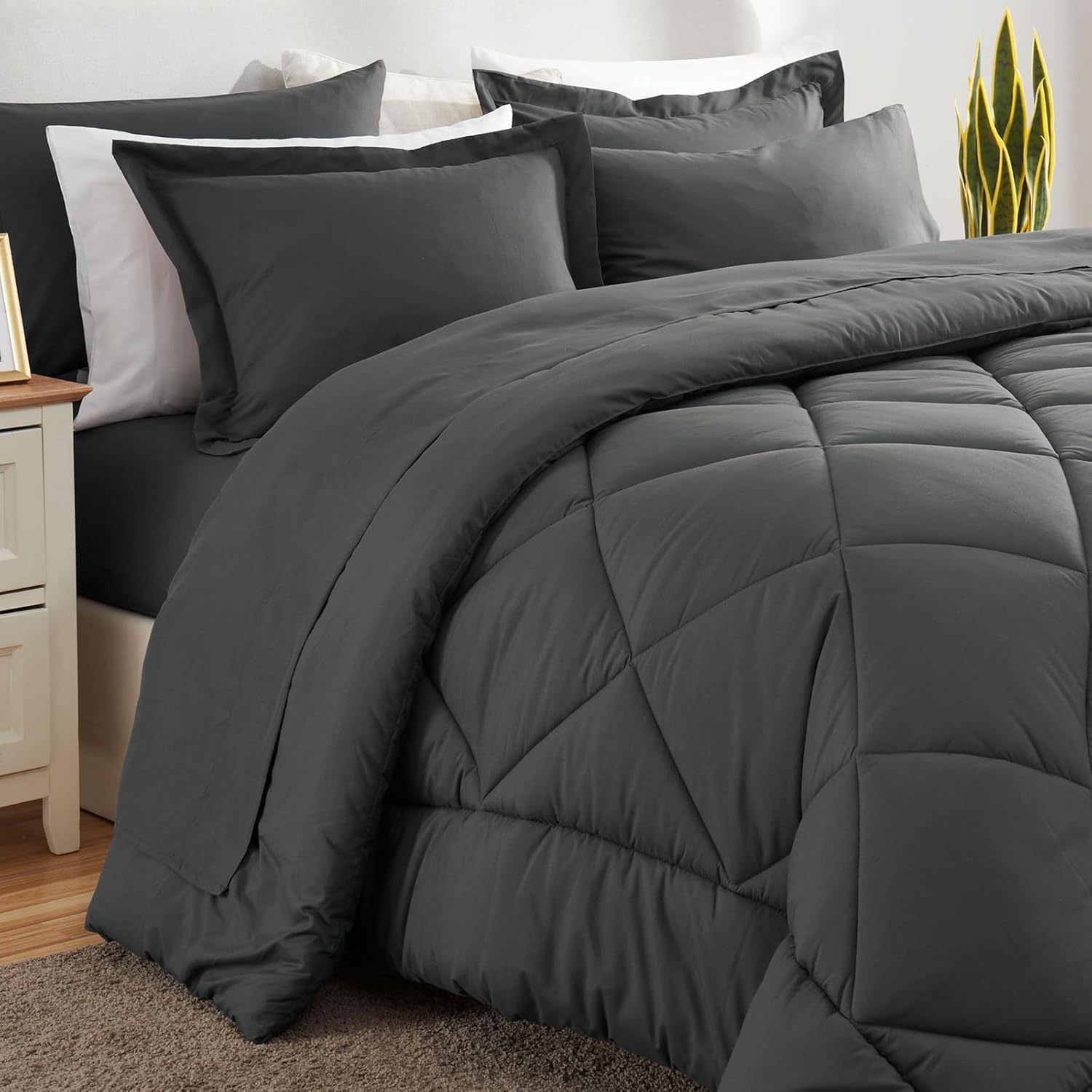 Brushed Solid-Color Quilted Bedding Set (3-Piece)