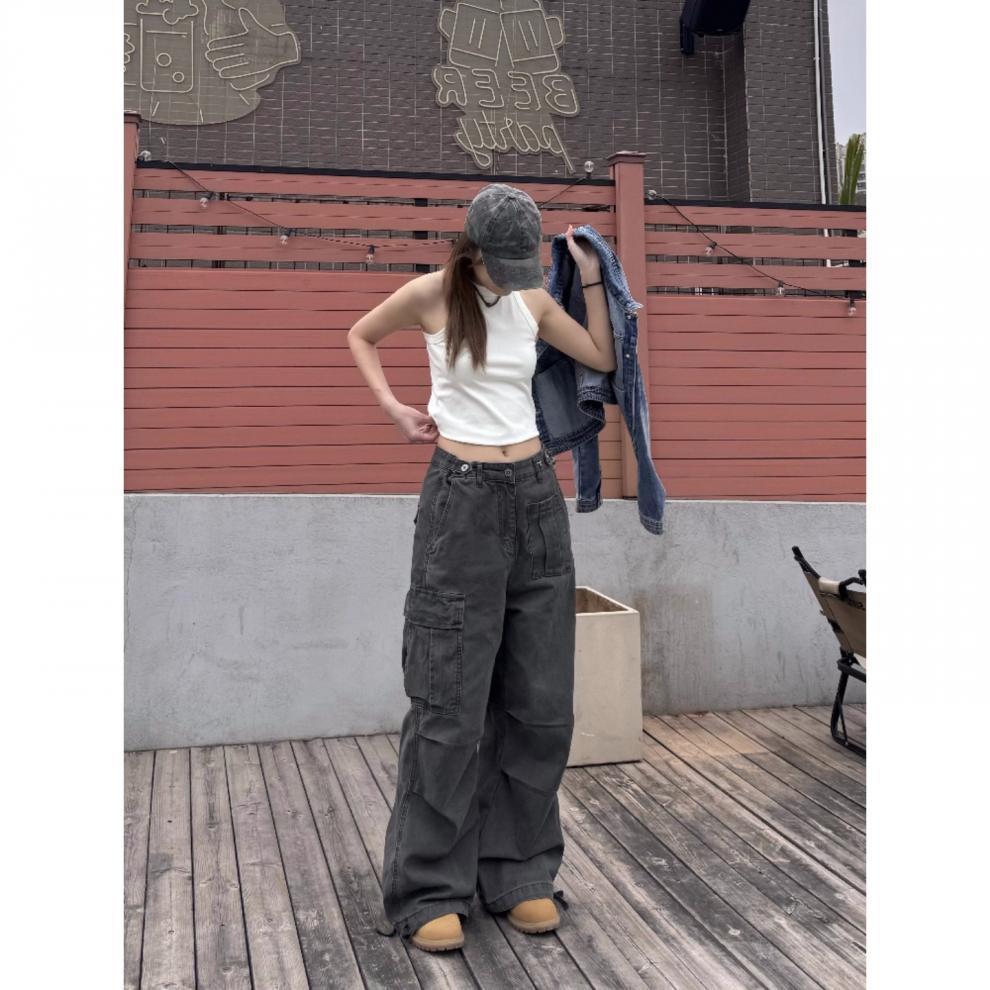 Loose, straight, multi-pocket work pants