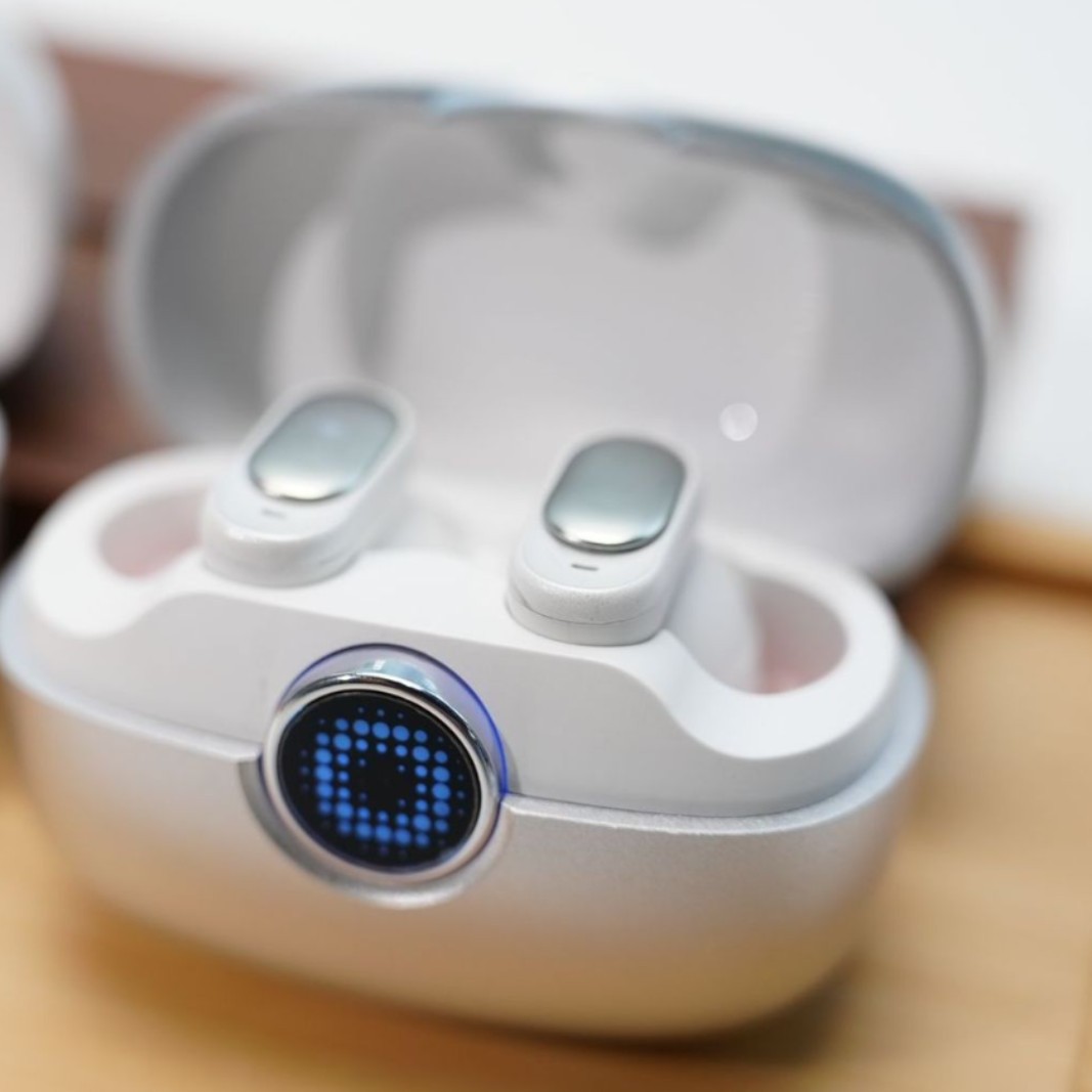 Noise-cancelling stereo motion-specific Bluetooth headphones