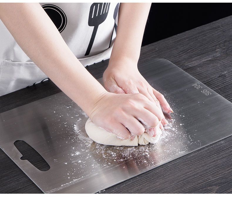 Thickened, moisture-resistant 304 stainless steel cutting board