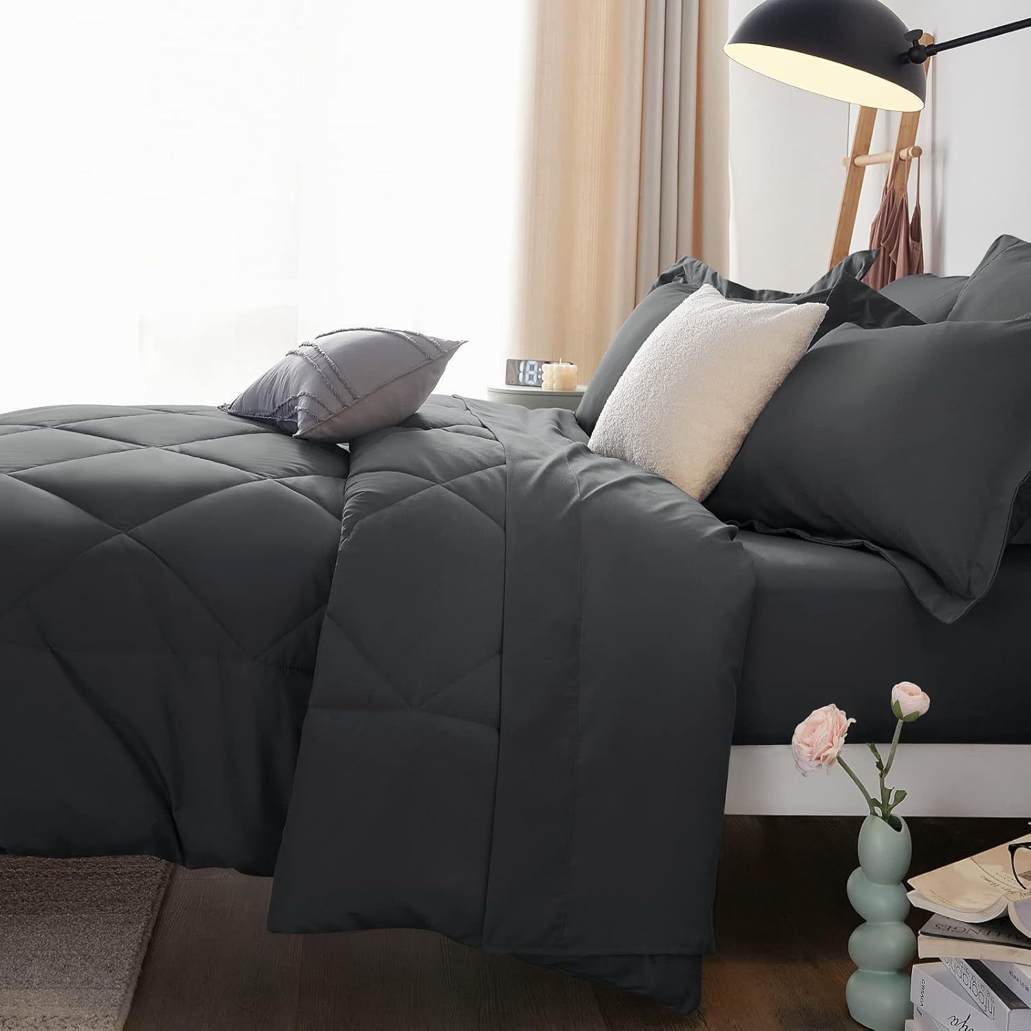 Brushed Solid-Color Quilted Bedding Set (3-Piece)