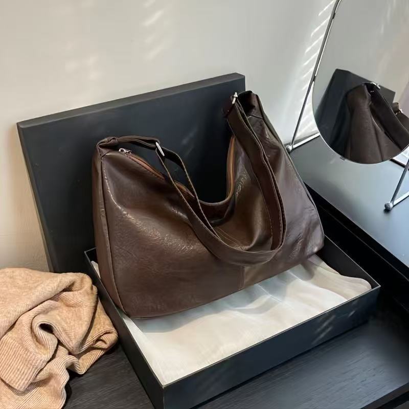 Women's Large Capacity Soft PU Leather Tote Bag Versatile Commuting Shoulder Handbag