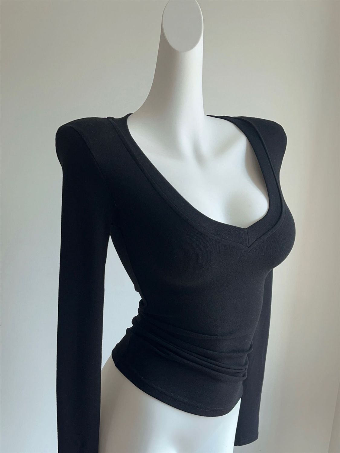 Womens Right Angle Shoulder V Neck Slim Fit Long Sleeve T Shirt