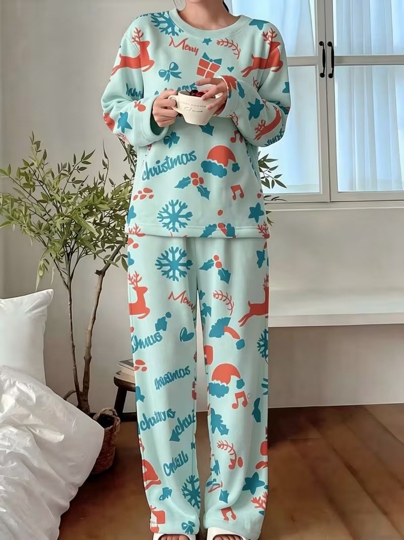 Lady's Flannel Christmas Pajama Set