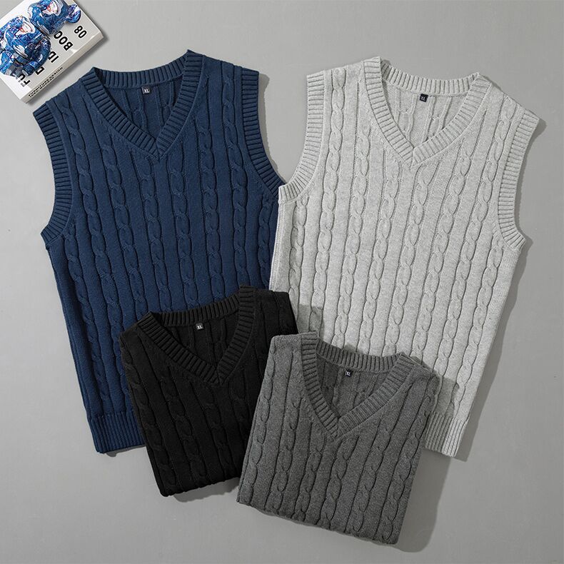 Men's 100% cotton sleeveless V-neck pullover with fleece lining