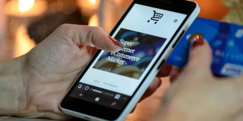 A phone screen displaying the e-commerce market